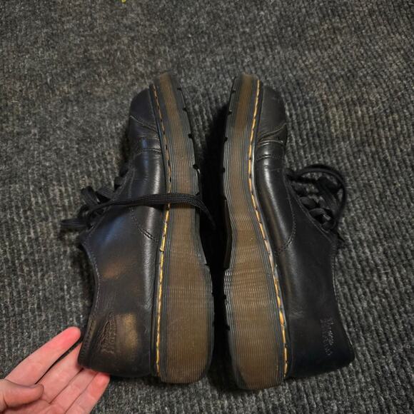 Vintage Dr Marten 8651 Leather platforms. mens size 9/9.5